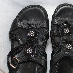 La Plume Sandals Size 11 Black Leather Faux Croc Rhinestones